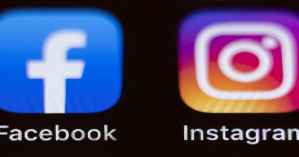 With new tools, pairs down on record, Instagram centers around makers